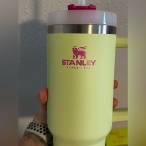 Like New! Stanley Citron Mix 40oz Quencher